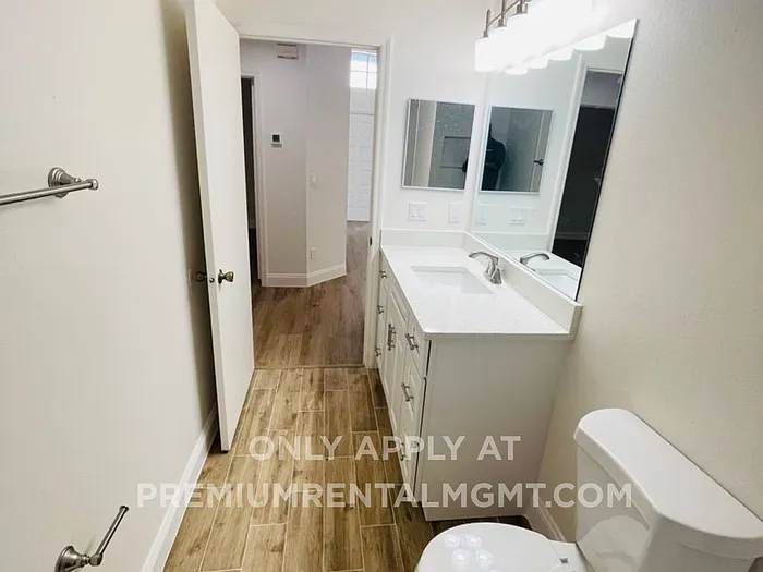 13403 Greenpointe Dr — Photo 19