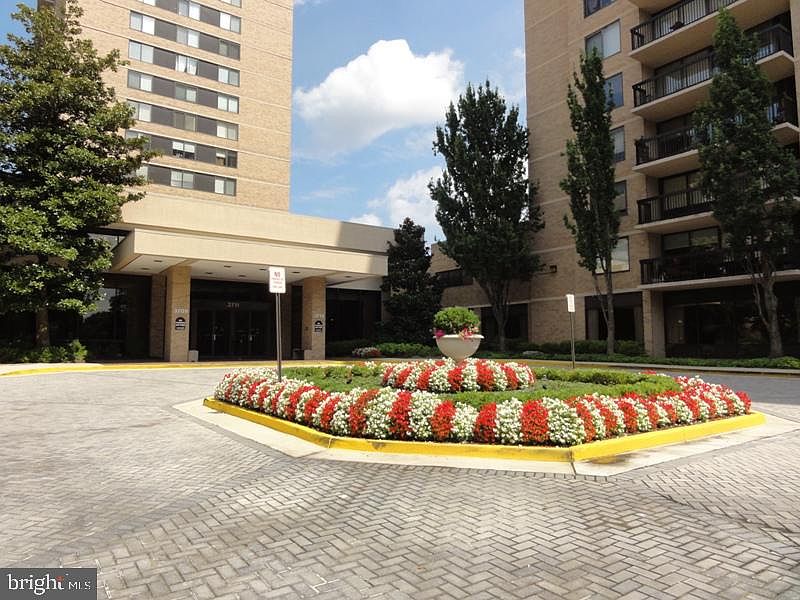 1st image of 3709 S George Mason Dr APT 1715