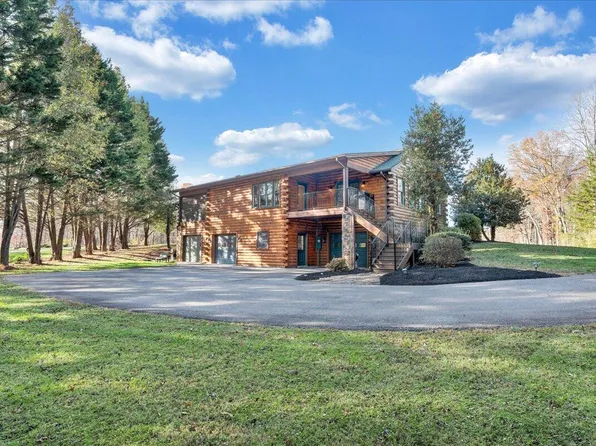 30 Rhonda Dr, Moneta, VA 24121
