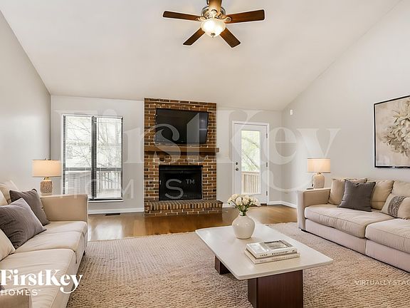 5th image of 221 Brookmont Farm Ct