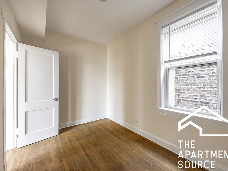 2822 N Troy St #2F — Photo 9