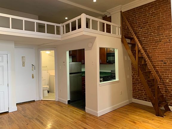 2nd image of 151 W 82nd St APT 4W