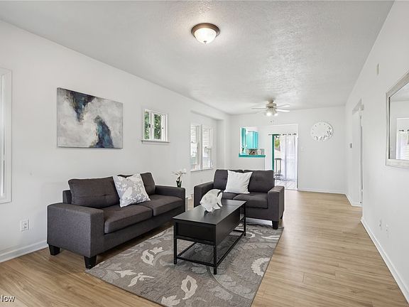 2nd image of 954 Georgia Ave