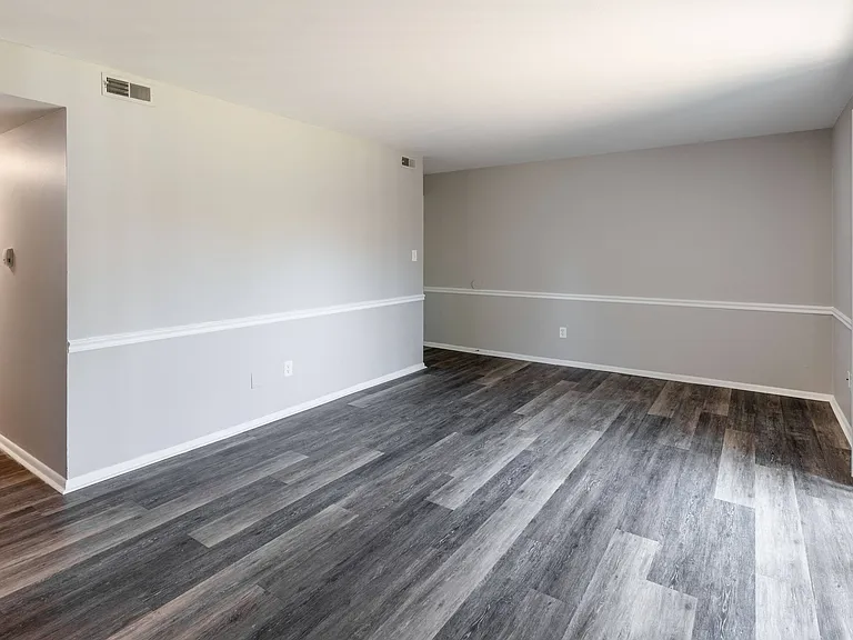 Pickwick Farms Apartments — Photo 18