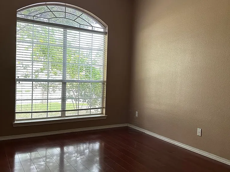 3601 Warbler Ave — Photo 9