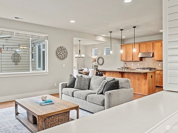 5th image of 10835 243rd Avenue NE