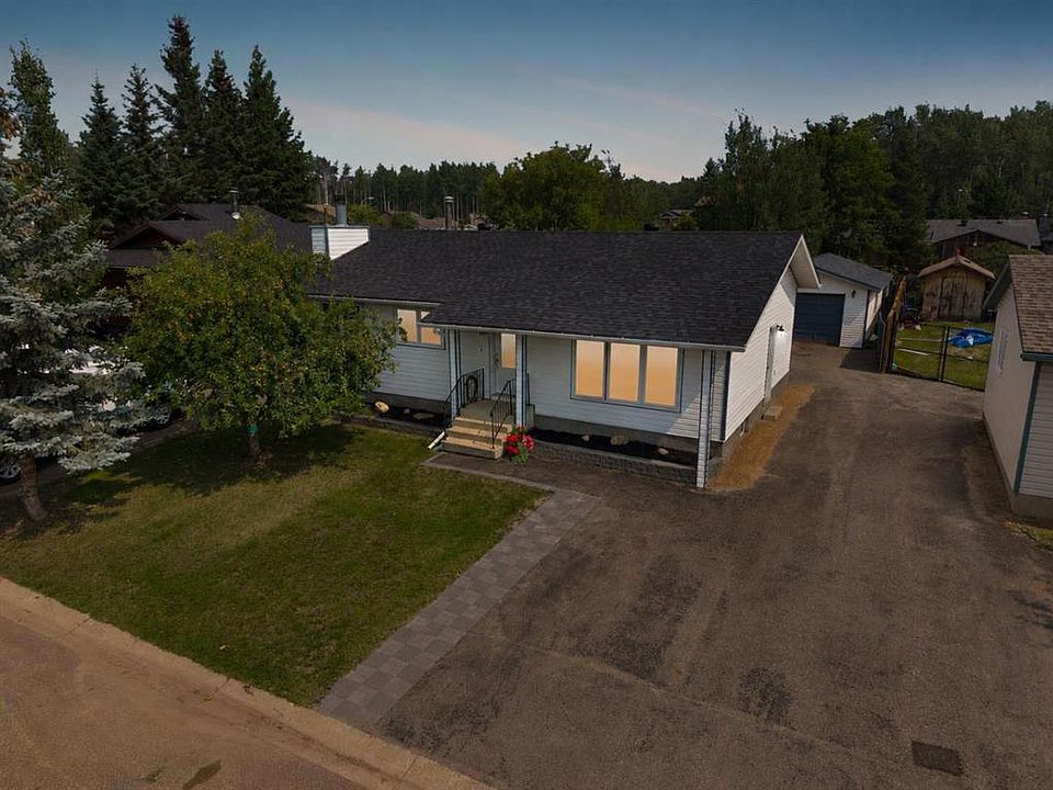 1st image of 157 W Torrie Cres