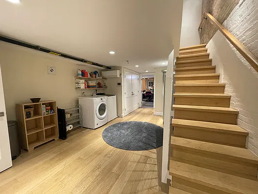 Rented by Compass | media 10