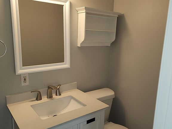 5th image of 1623 Parkvale Ave #1623