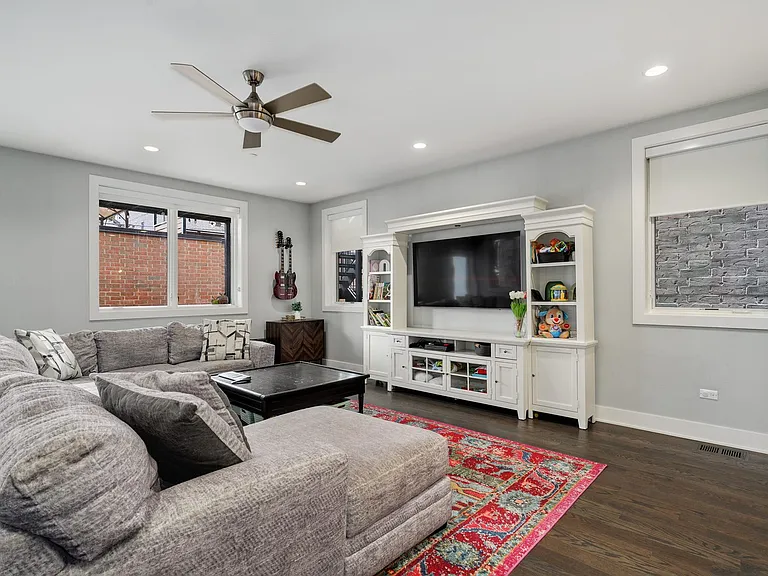 1516 W Ohio St #1 — Photo 13
