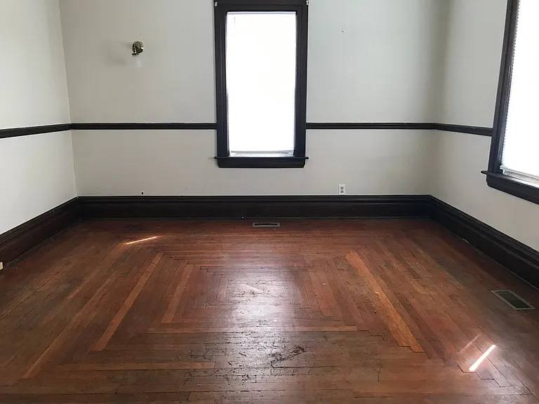1017 Virginia Ave — Photo 4