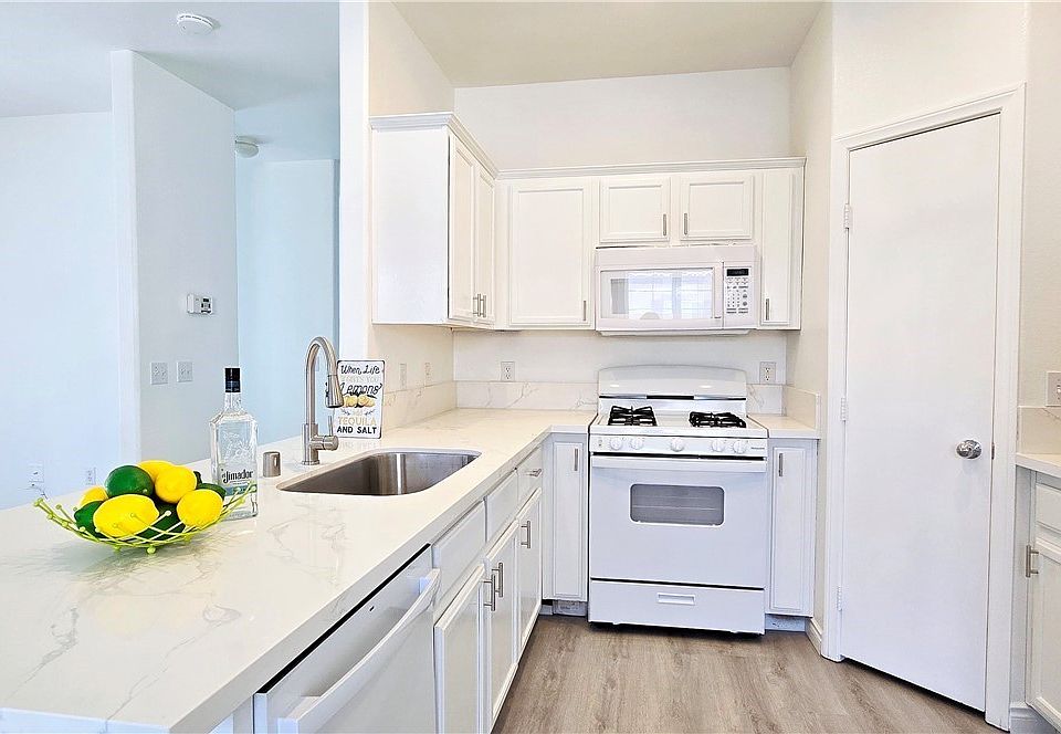 1st image of 5930 Barbosa Dr Unit 1