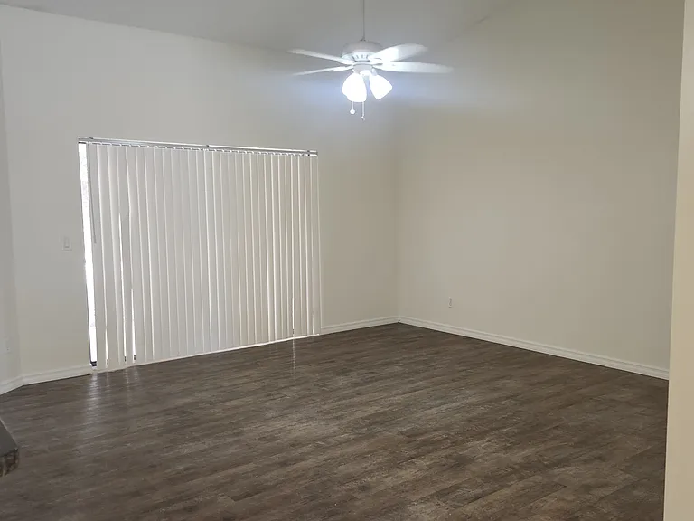 7413 Mead Dr #7413 — Photo 2
