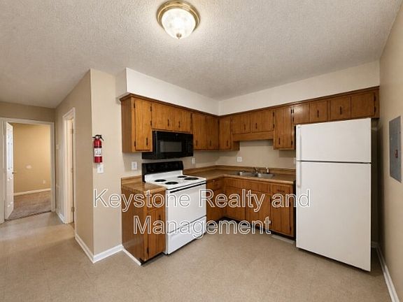 3rd image of 1375 Thompsonville Ln APT 39