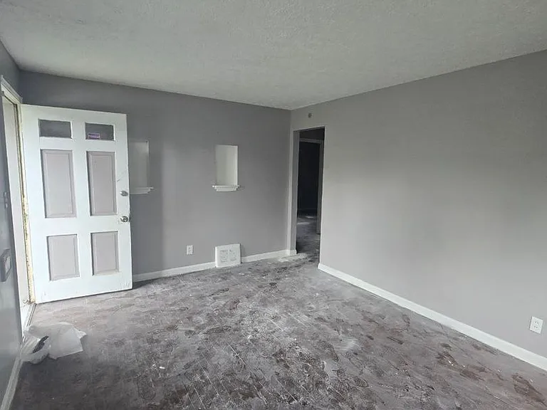 14205 Sylvia Ave — Photo 9
