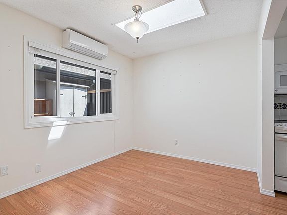 4th image of 1184 Clarke Rd #4