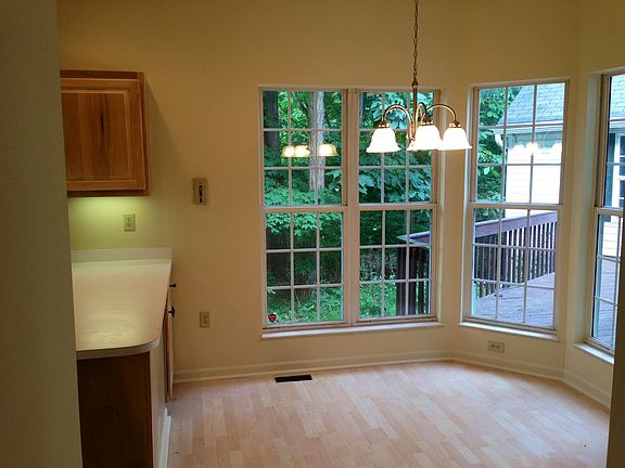 Eat In Dining and Kitchen