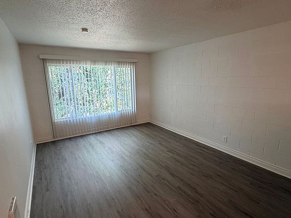 5th image of 5235 SE Lambert St APT B4