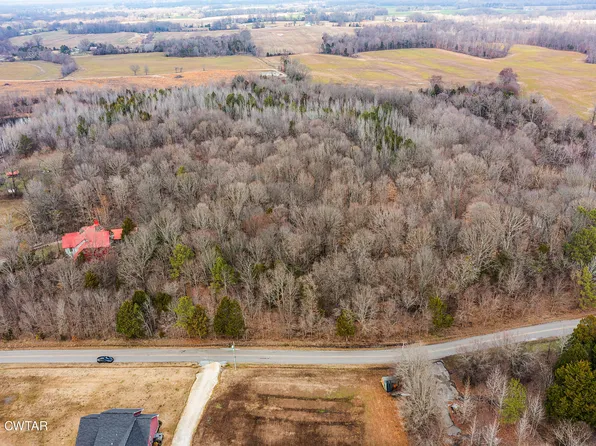 44 Lake Hayes Estates Rd, Trenton, TN 38382