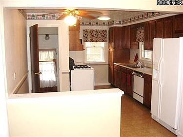 4th image of 24150 Yosemite Dr