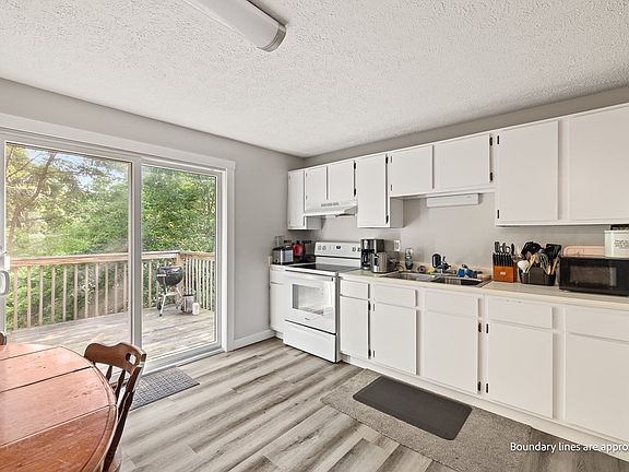 3rd image of 2528 Haviland Ct