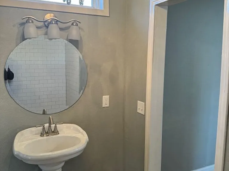 803 W Cherokee St — Photo 25