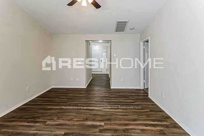 3037 Pinecrest St — Photo 5