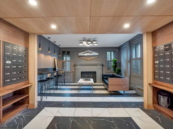 100 Howe St APT 106