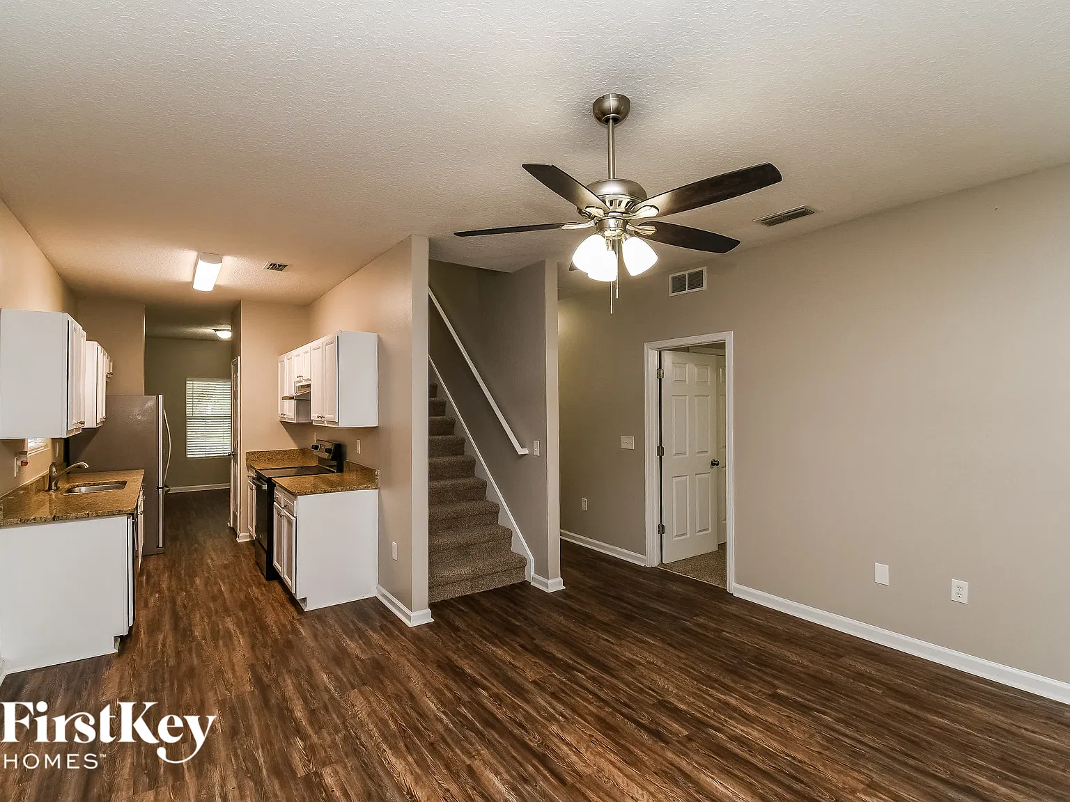 4 bed, 2.5 bath, 1576 sqft, $2,155 — Photo 4
