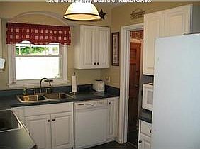 5th image of 1012 Village Dr