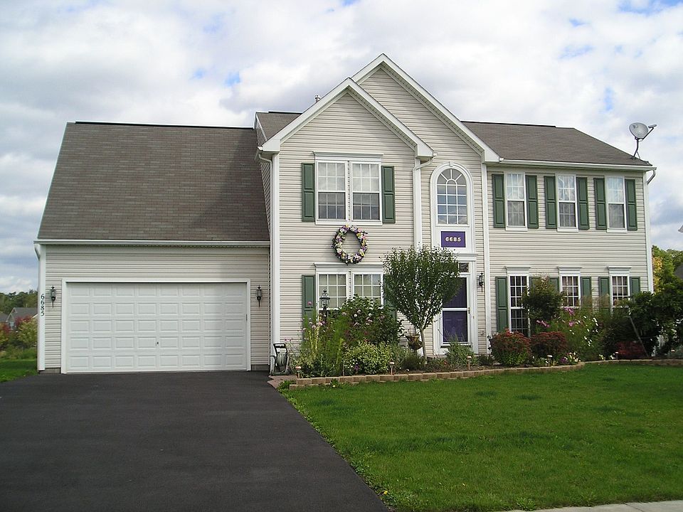 4/5 bdrm, 2800' beauty