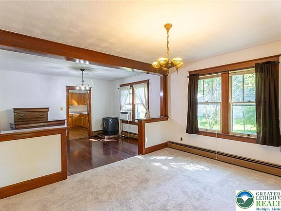 4th image of 2049 Bushkill Park Dr