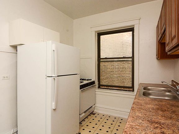 2nd image of 2526 N Kedzie Blvd #E3