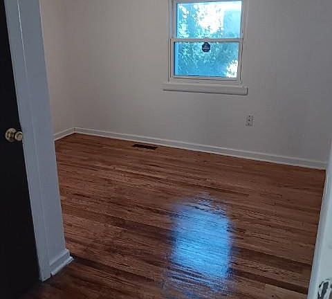3rd image of 121 Powell Ave