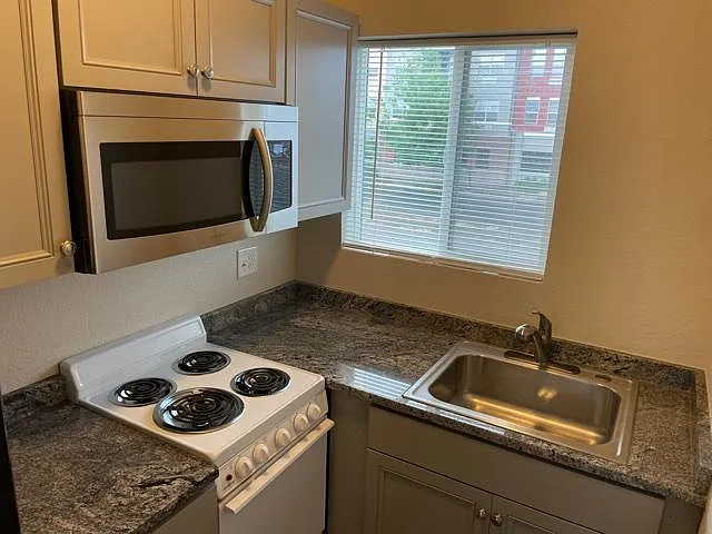 215 River Rock St #6 — Photo 5
