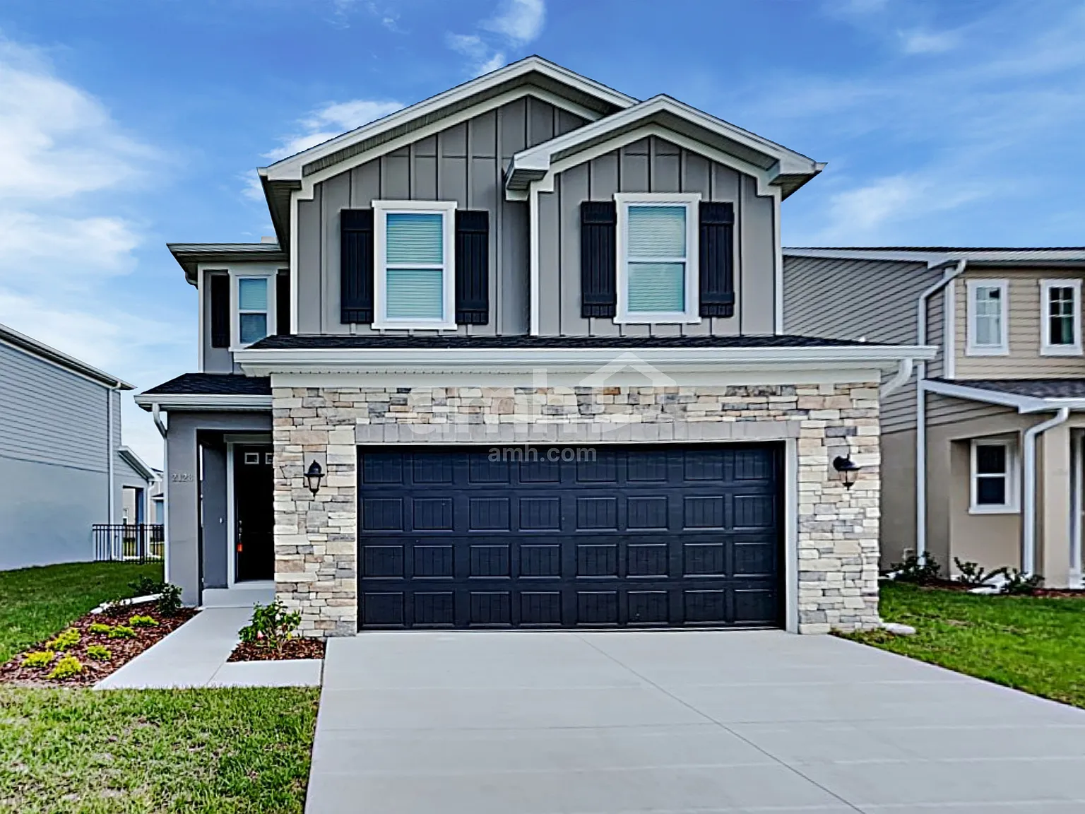 4 bed, 2.5 bath, 1977 sqft, $2,520 — Photo 1