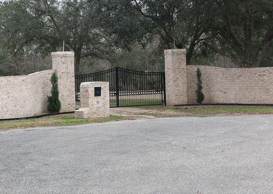 1st image of 39 Legacy Dr