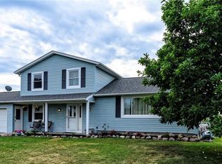 71 Craftwood Ln, Hilton, NY 14468