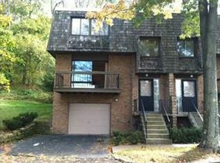 2601 Bingham Dr, Pittsburgh, PA 15241