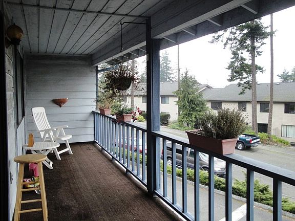 3rd image of 645 NW Atalanta Way APT 201