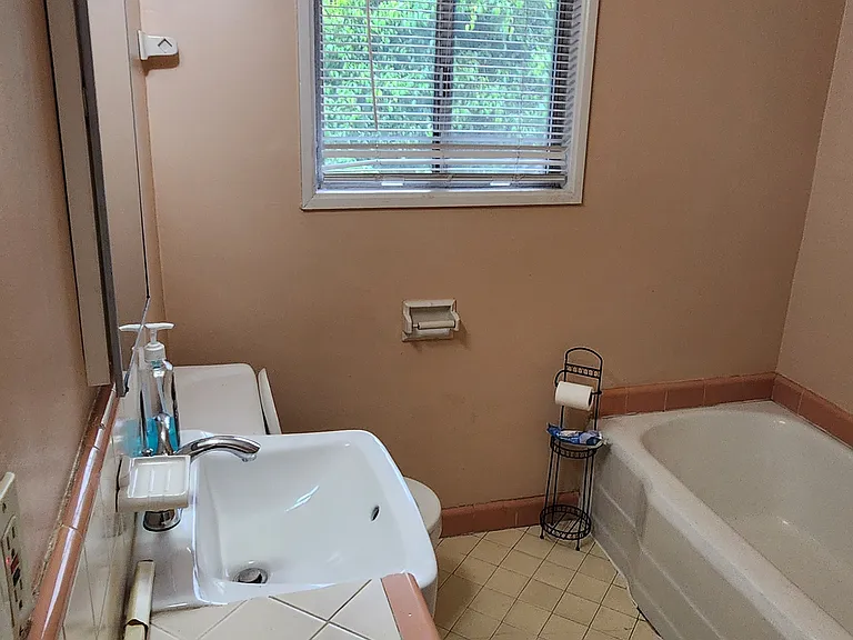 3401 N Gaviota Ave #D — Photo 15