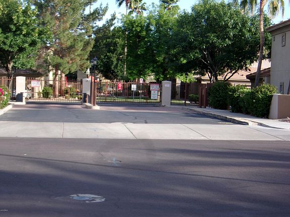 2nd image of 7401 W Arrowhead Clubhouse Dr Unit 1062