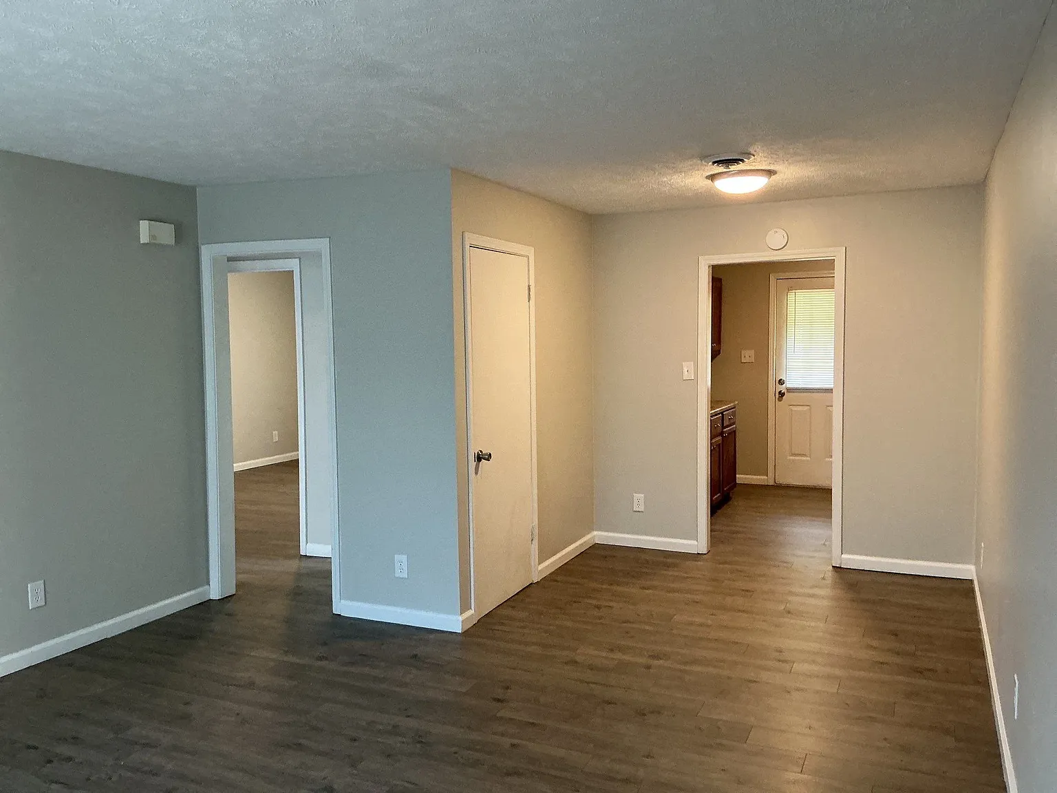 2 bed, 1.5 bath, 842 sqft, $1,150 — Photo 4