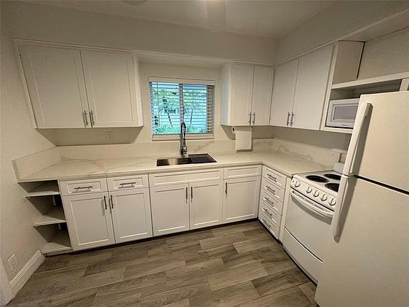 5th image of 2217 NE 7th Ave #1