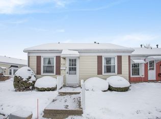 932 Village Ln #52, Jenison, MI 49428