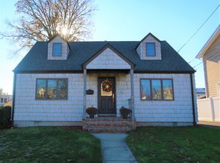 733 Ercama St, Linden, NJ 07036