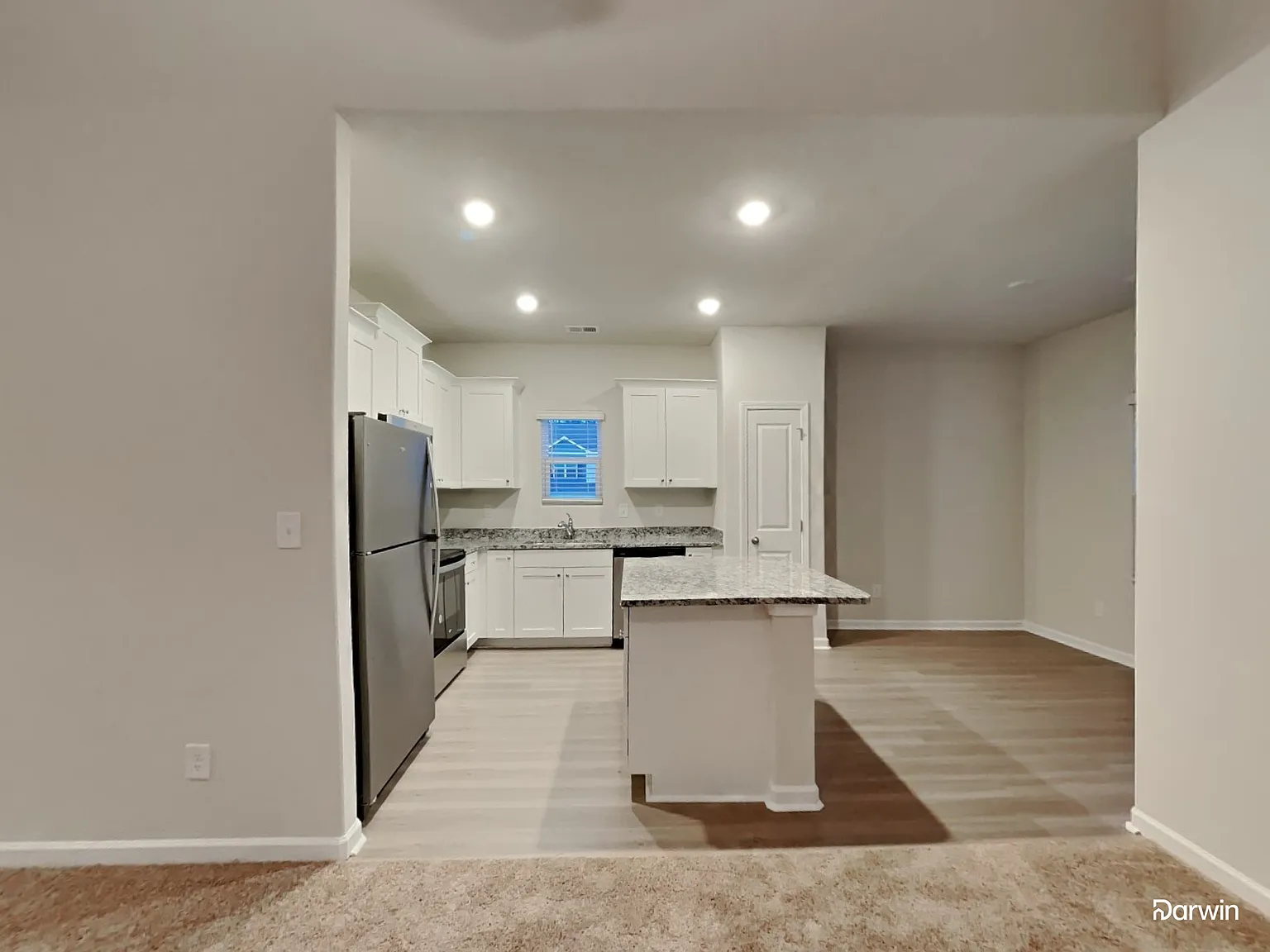 3 bed, 2.0 bath, 1316 sqft, $1,725 — Photo 2