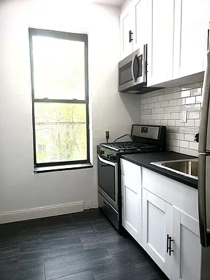 Rented by The Brokerage Group LLC | media 66