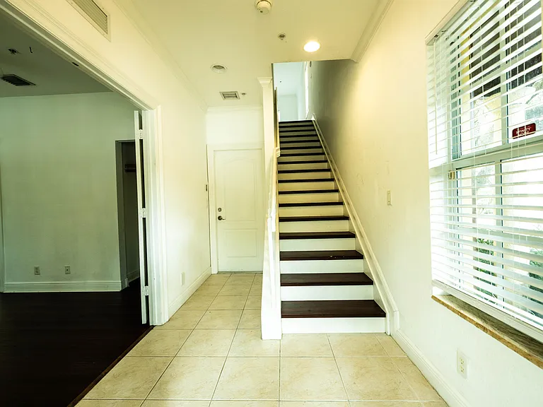 530 S Federal Hwy #8 — Photo 11