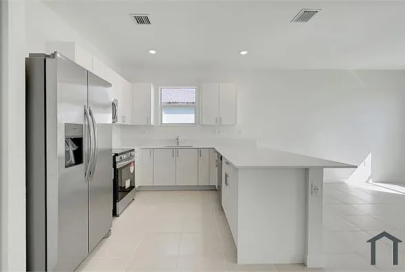 2811 SE 23rd Ter #2811 — Photo 9